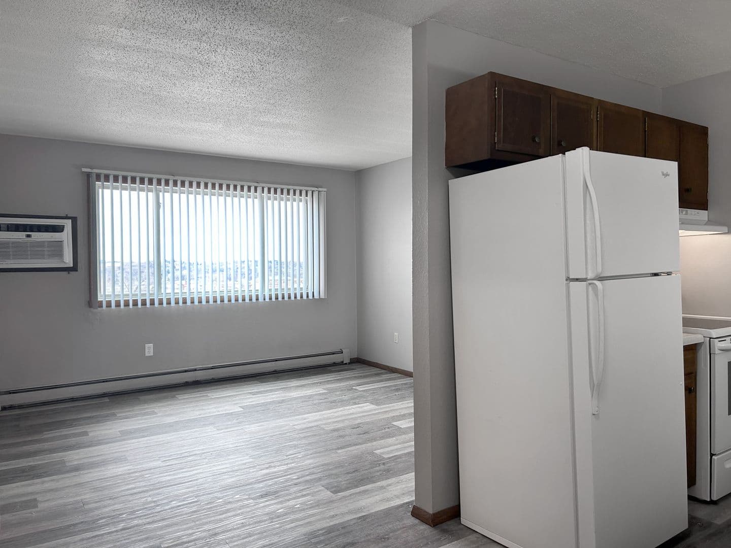 Minot Apartment: 505, 525, 605 & 705 Park Street