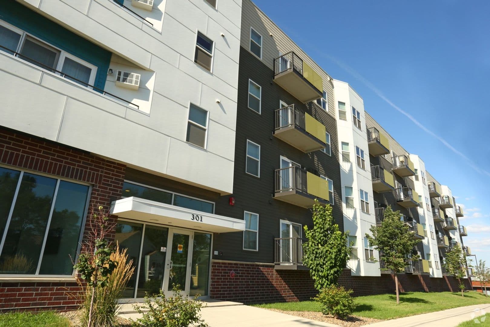 Williston Apartment: 301 2nd Street East