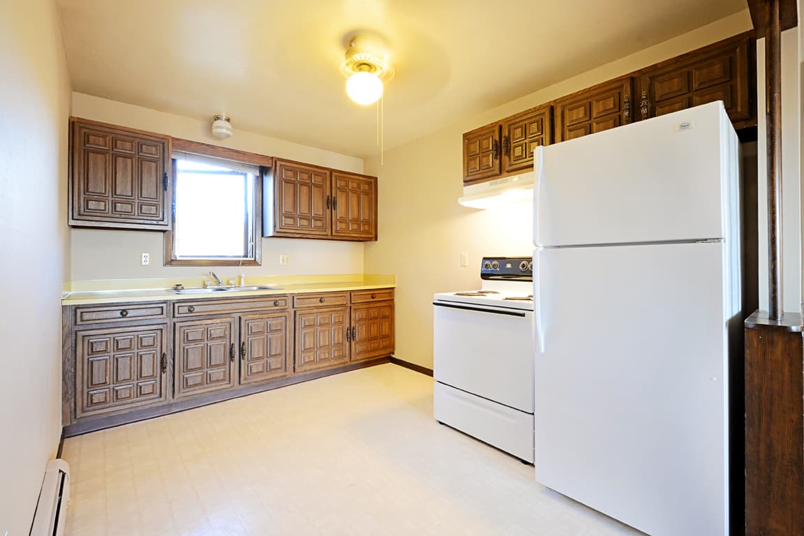 Minot Apartment: 1821 - 1835 2nd Street SE