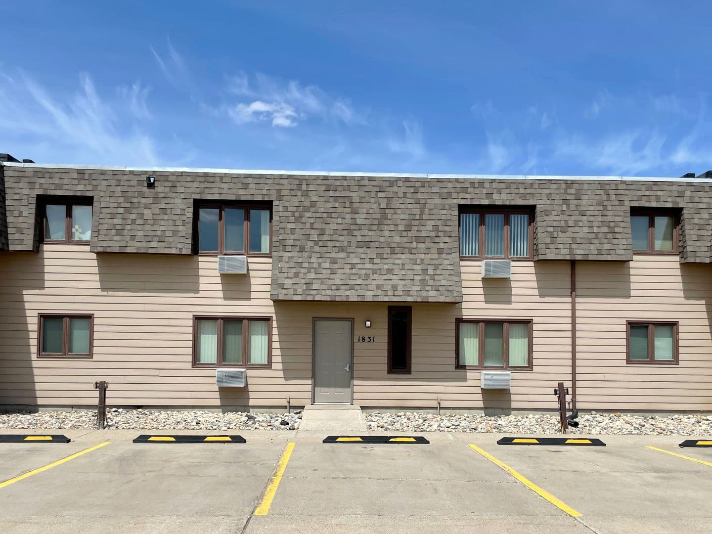 Minot Apartment: 1821 - 1835 2nd Street SE
