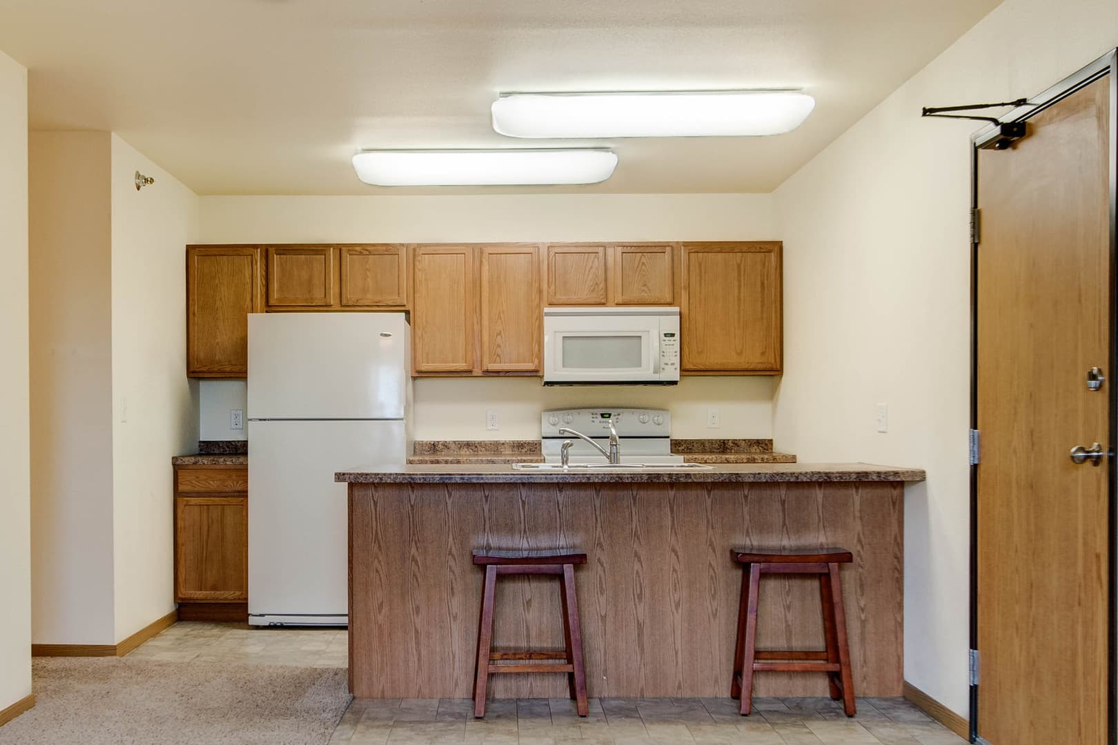Minot Apartment: 816 10th Avenue NW