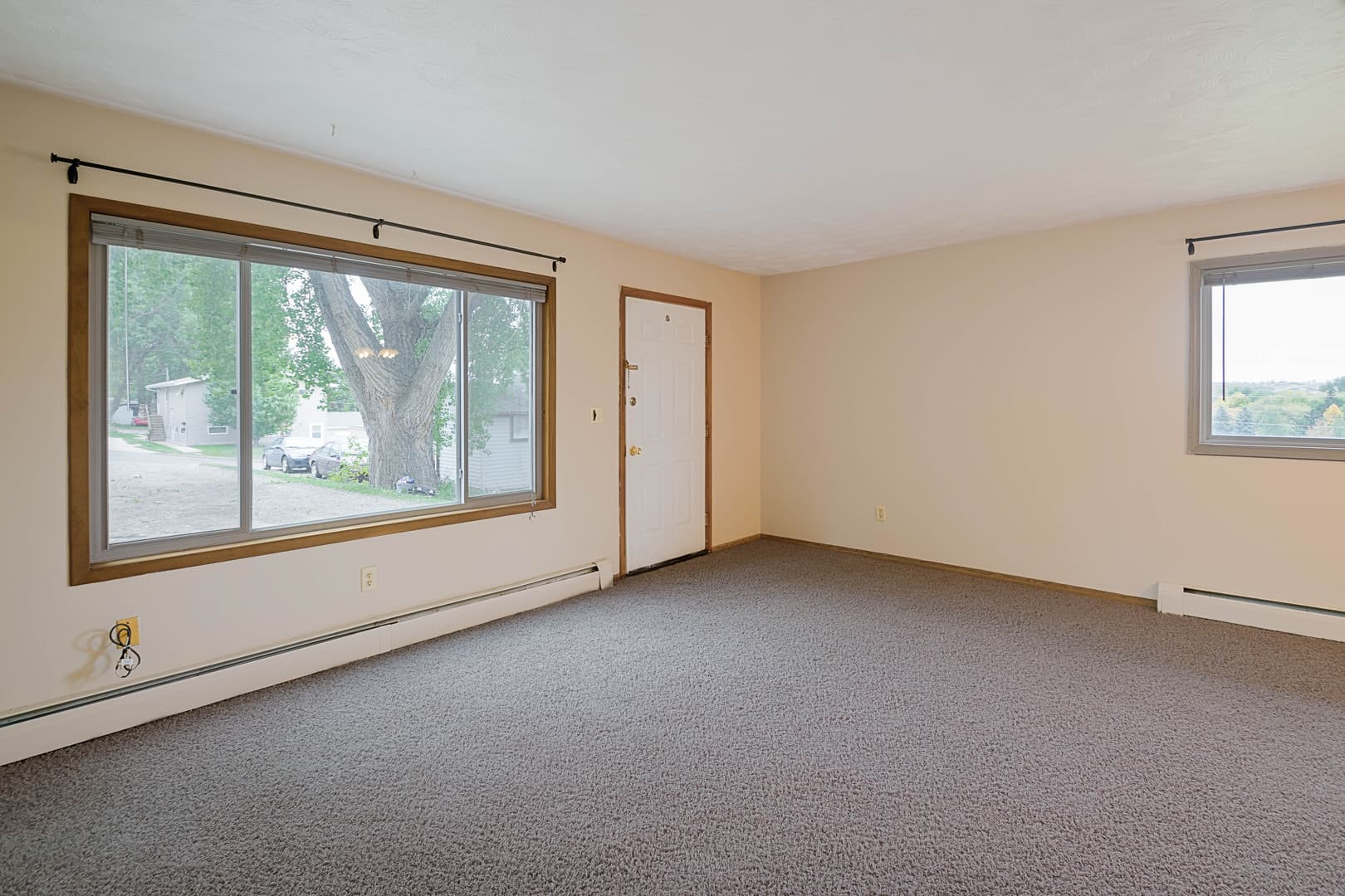 Minot Apartment: 1123 11th Street NW