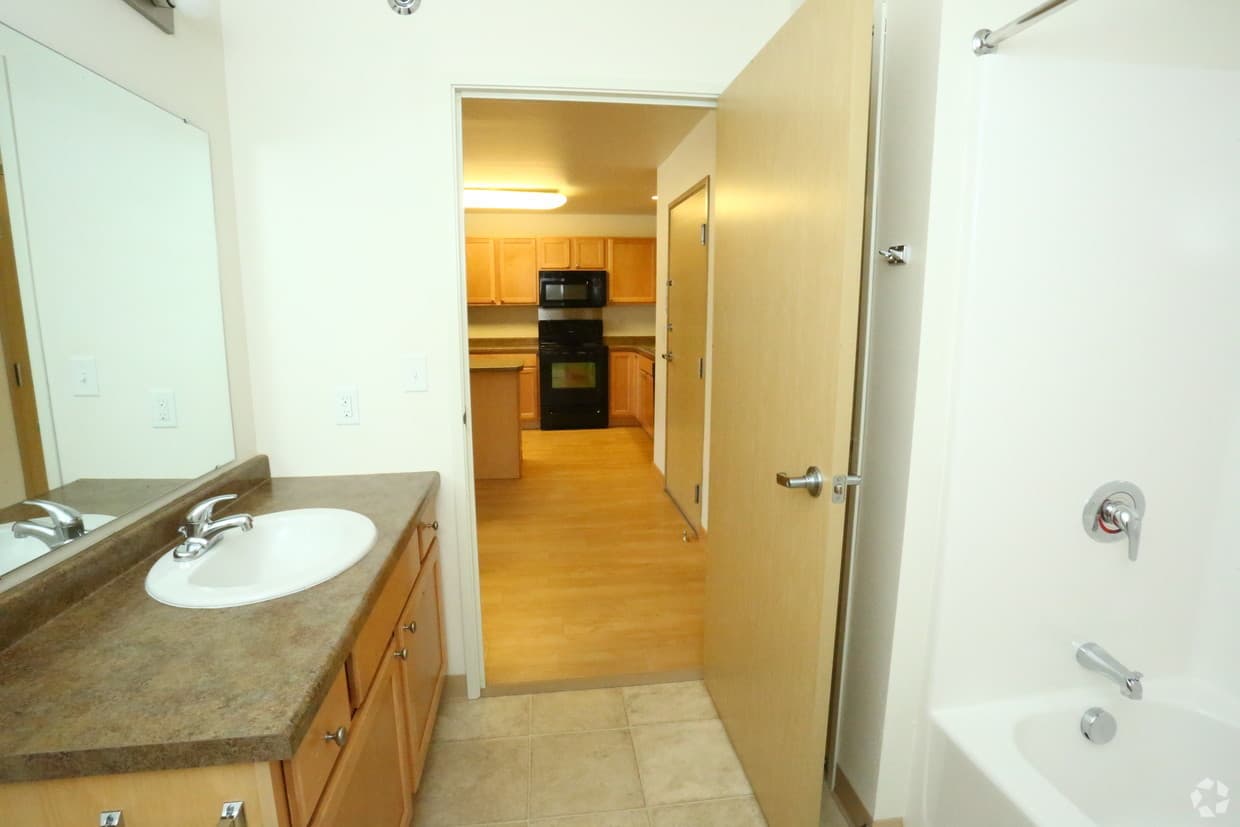 Williston Apartment: 705 E. Highland Drive