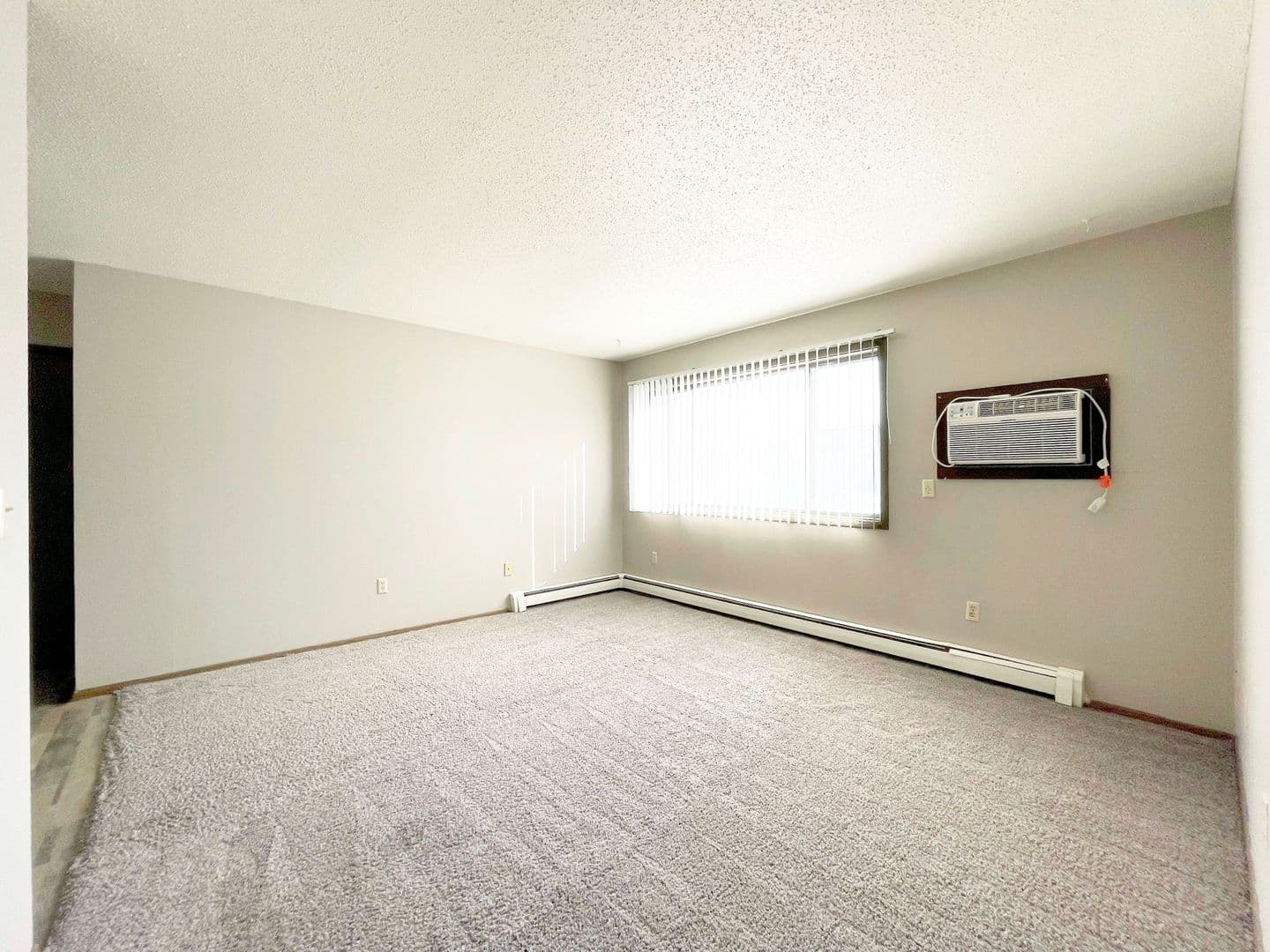 Minot Apartment: 505, 525, 605 & 705 Park Street