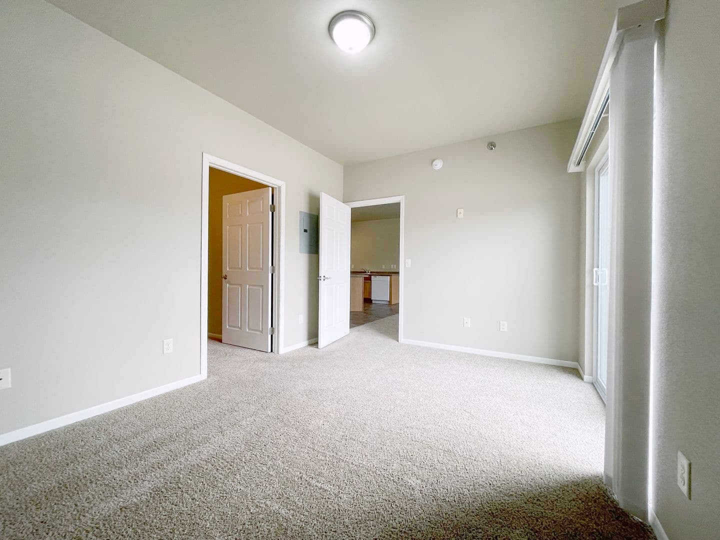 Minot Apartment: 3321 7th Street NE