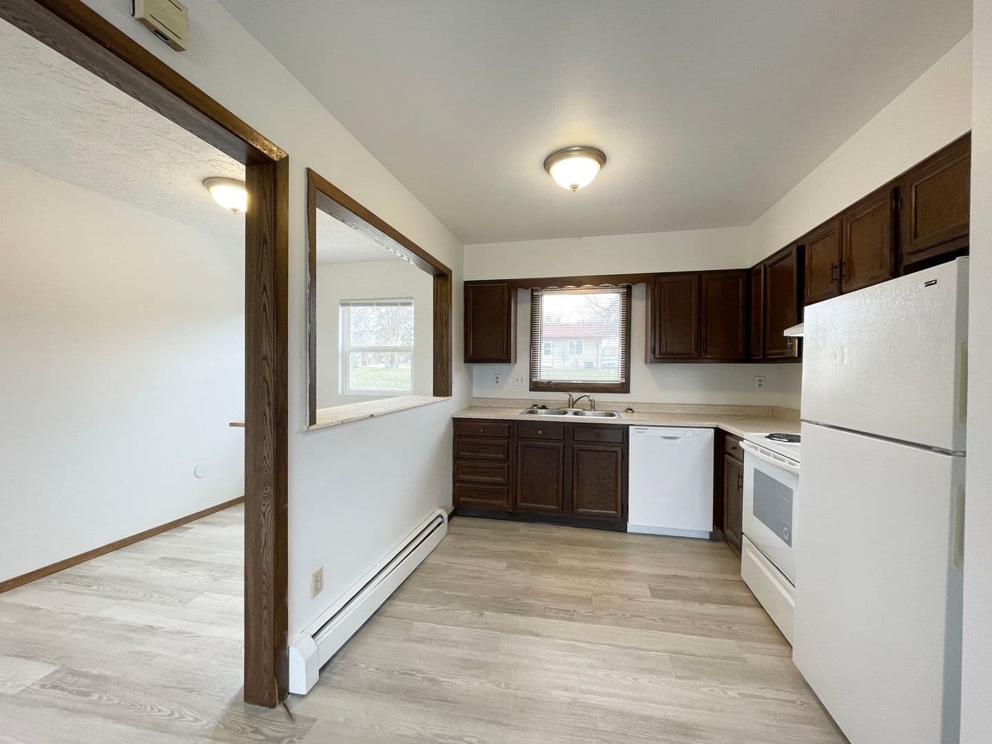 Minot Apartment: 1308 14th Avenue NW