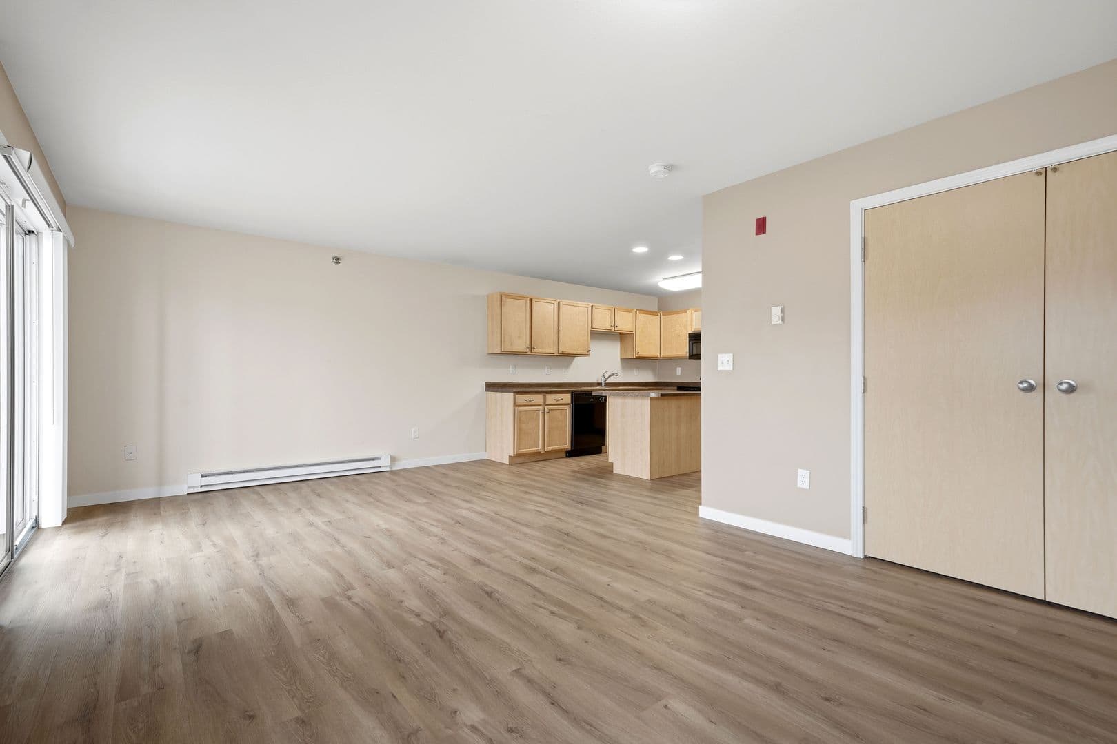 Minot Apartment: 1710-1740 13th Street SE