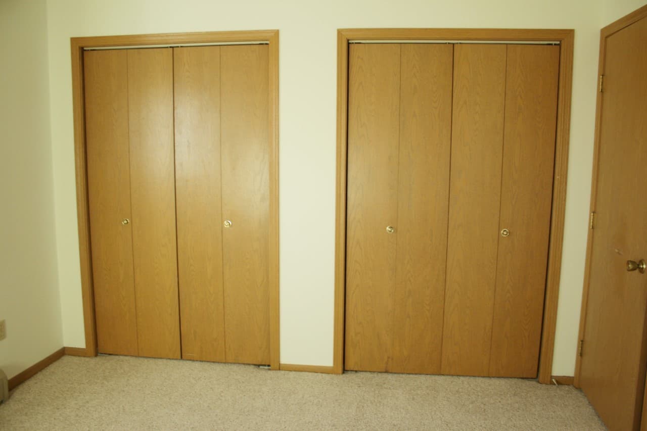 Minot Apartment: 719 28th Avenue SW
