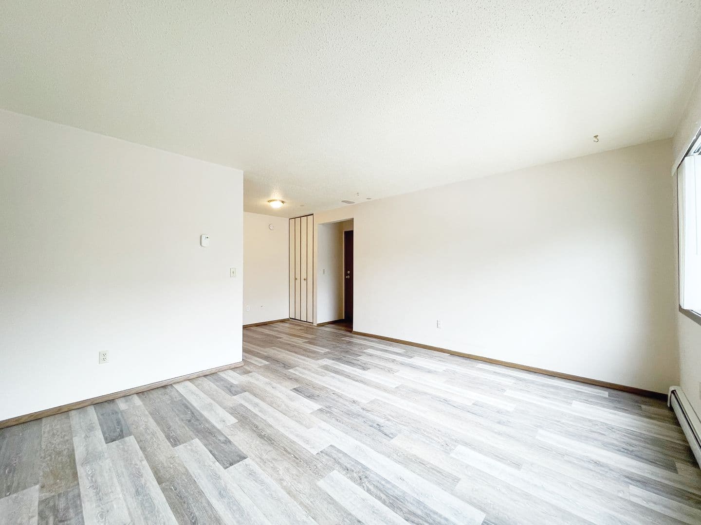 Minot Apartment: 505, 525, 605 & 705 Park Street