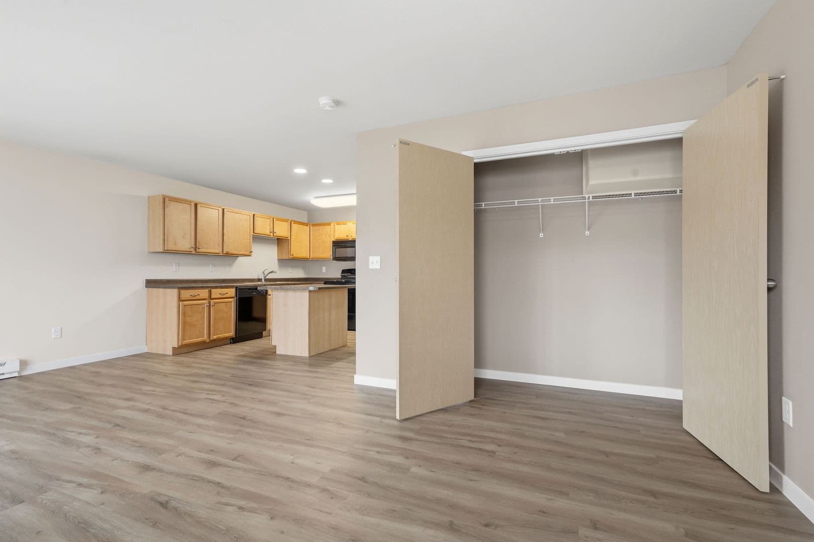 Minot Apartment: 1710-1740 13th Street SE