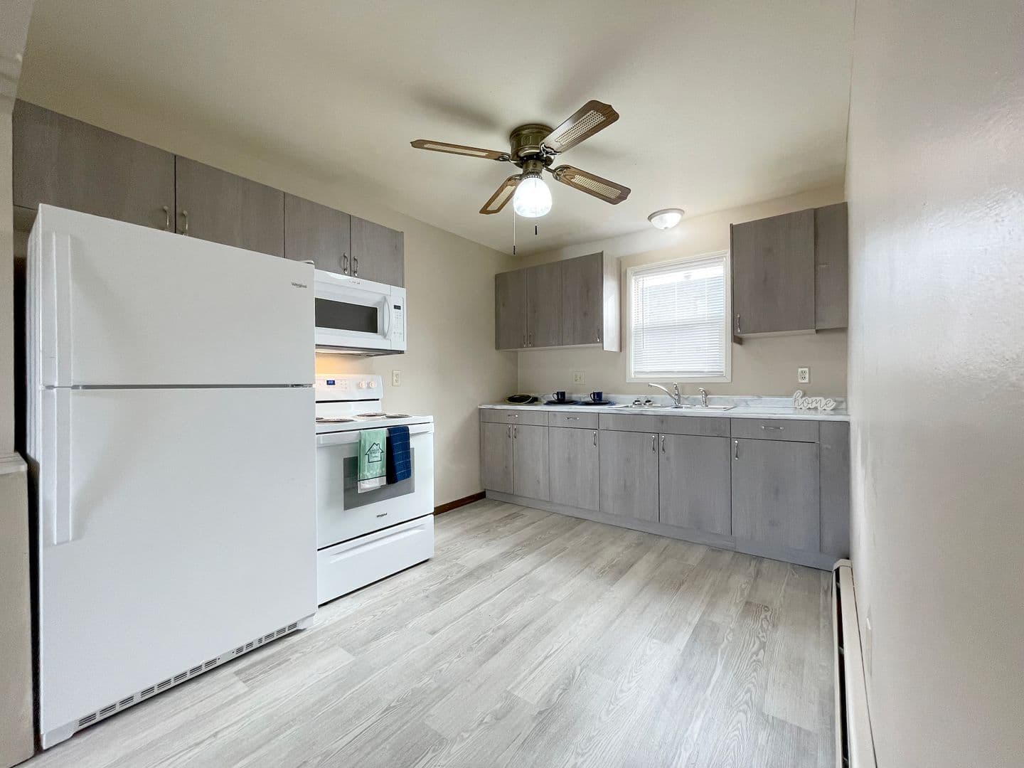 Minot Apartment: 1821 - 1835 2nd Street SE