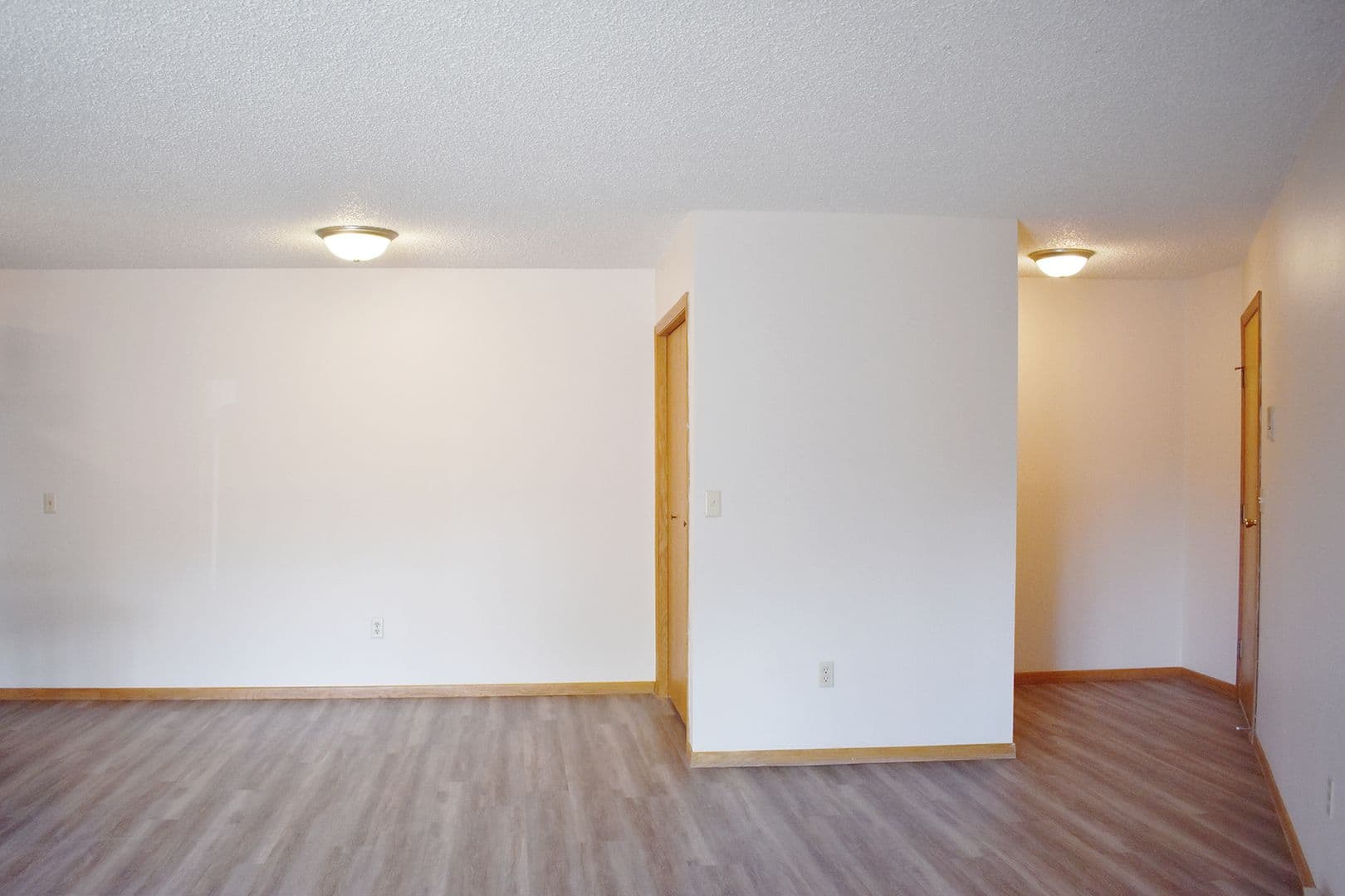Minot Apartment: 707 6th Avenue SW