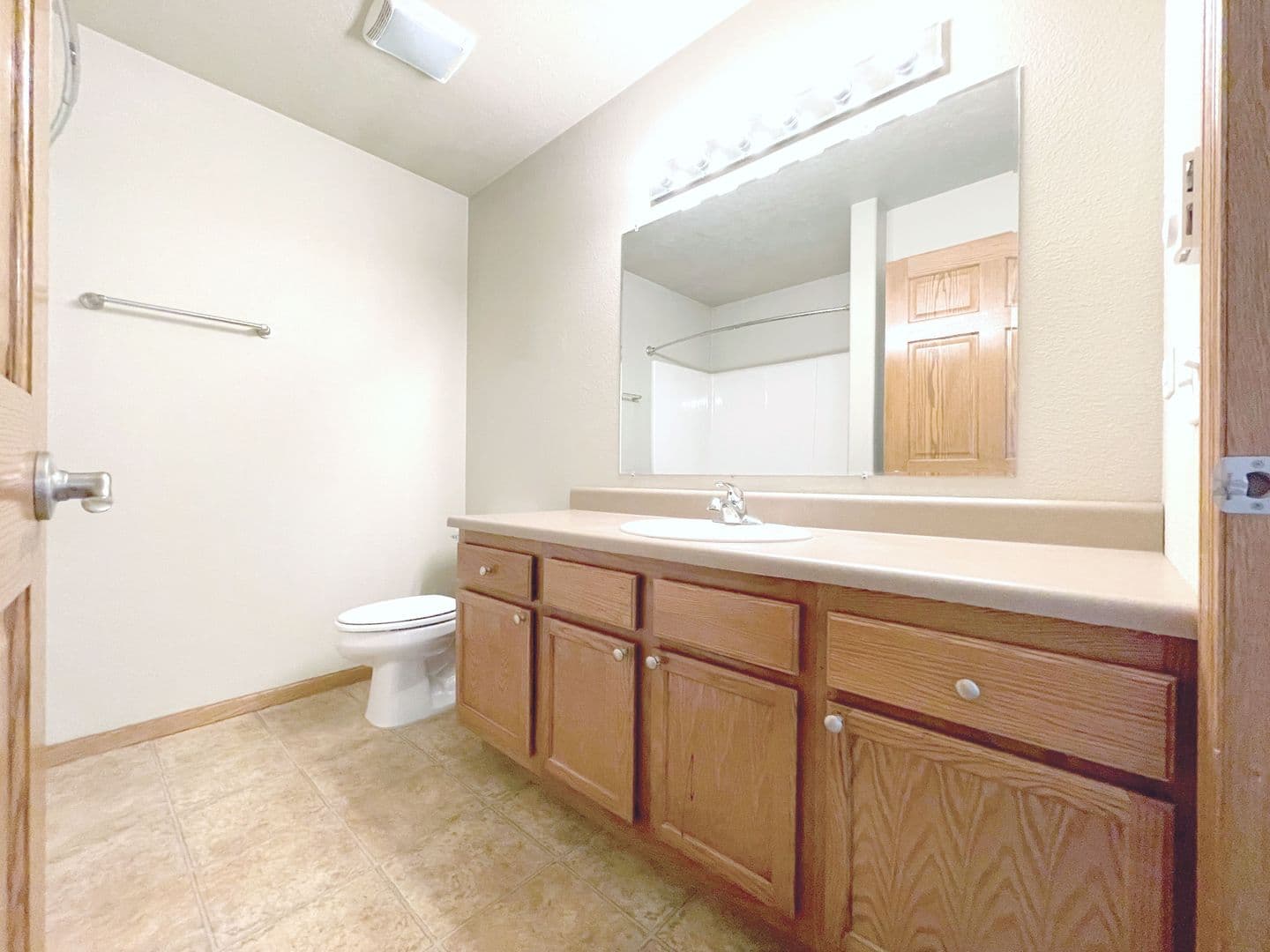 Minot Apartment: 1315/1325 35th Avenue SE & 1310/1320 34th Ave SE