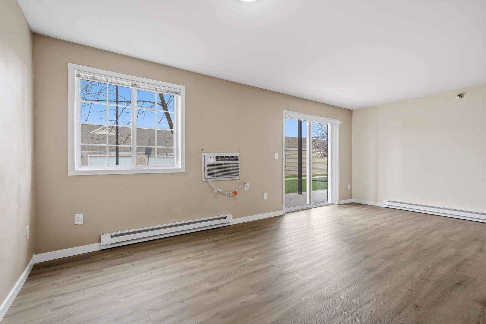 Minot Apartment: 1710-1740 13th Street SE