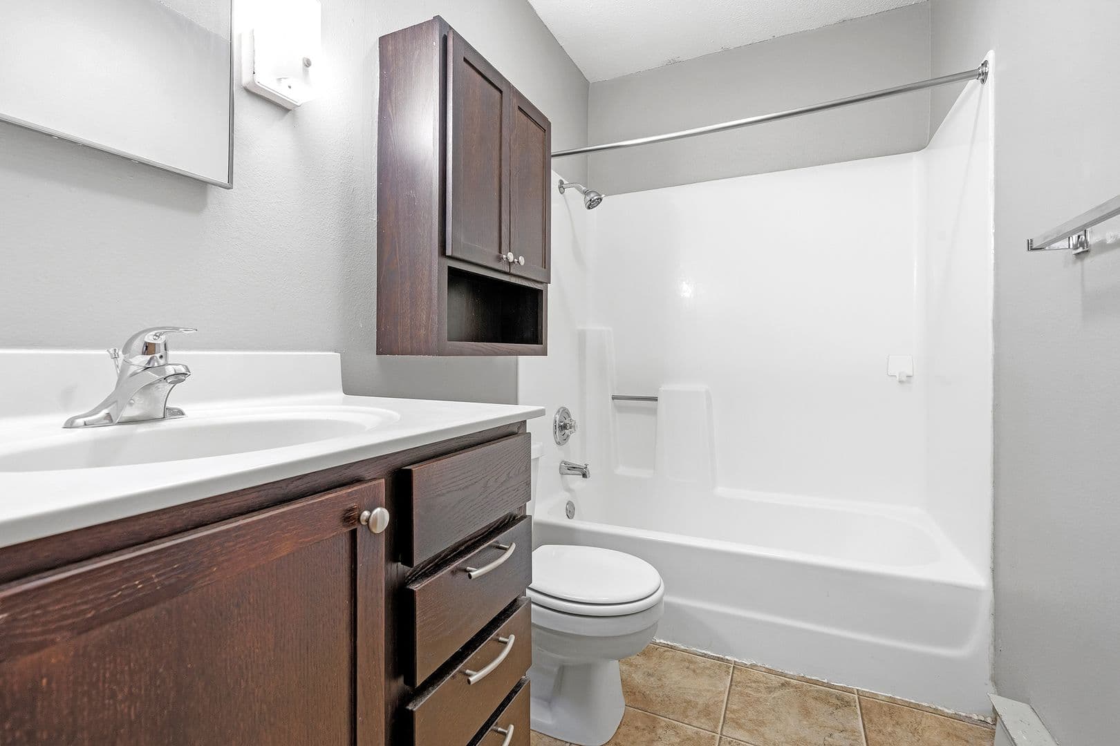 Minot Apartment: 1405 8th Street NW