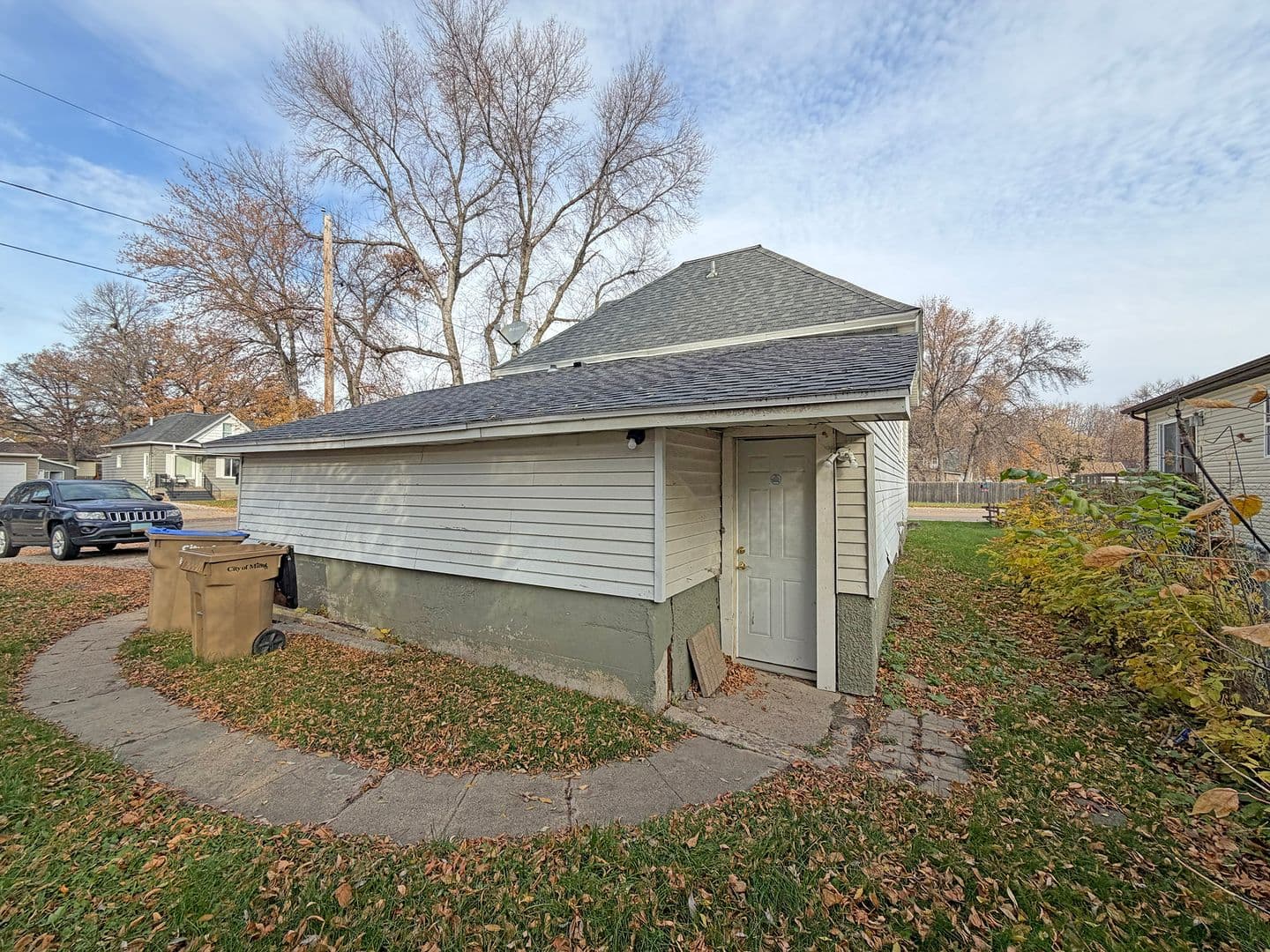 Minot House: 433 3rd Avenue NW
