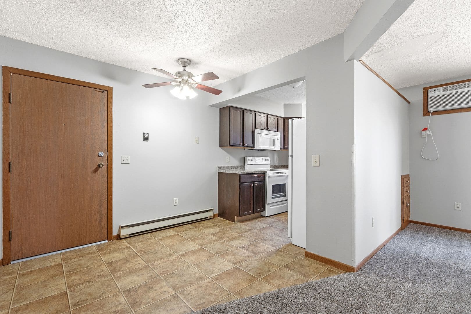 Minot Apartment: 1405 8th Street NW
