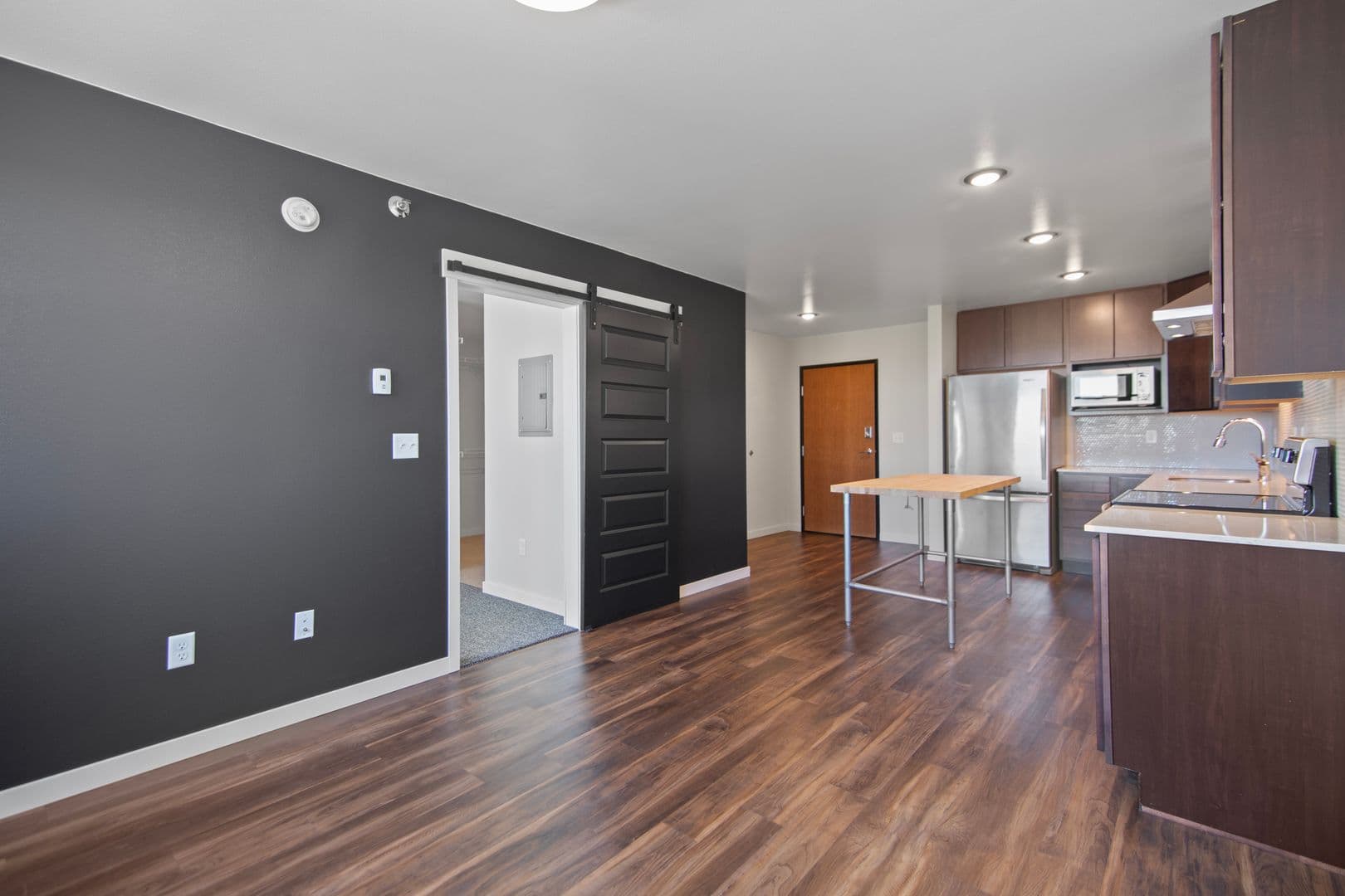 Bismarck Apartment: 202 & 208 E Greenfield Lane