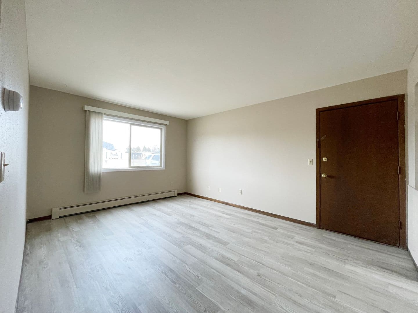 Minot Apartment: 1821 - 1835 2nd Street SE