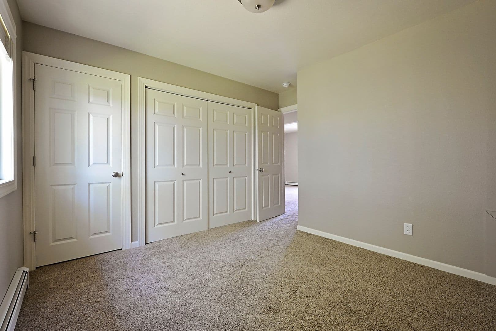 Minot Apartment: 1515 12th Street NW