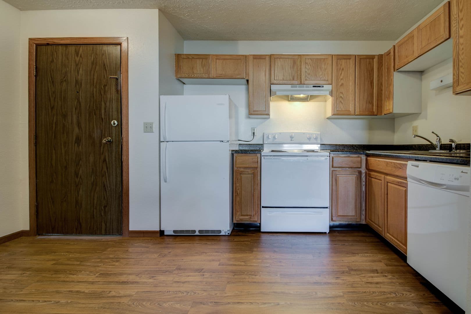 Minot Apartment: 525 22nd Avenue NW