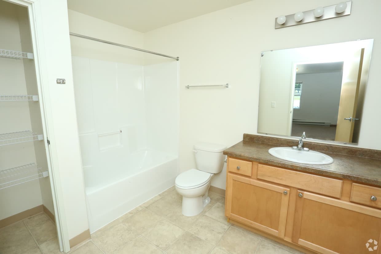 Williston Apartment: 705 E. Highland Drive