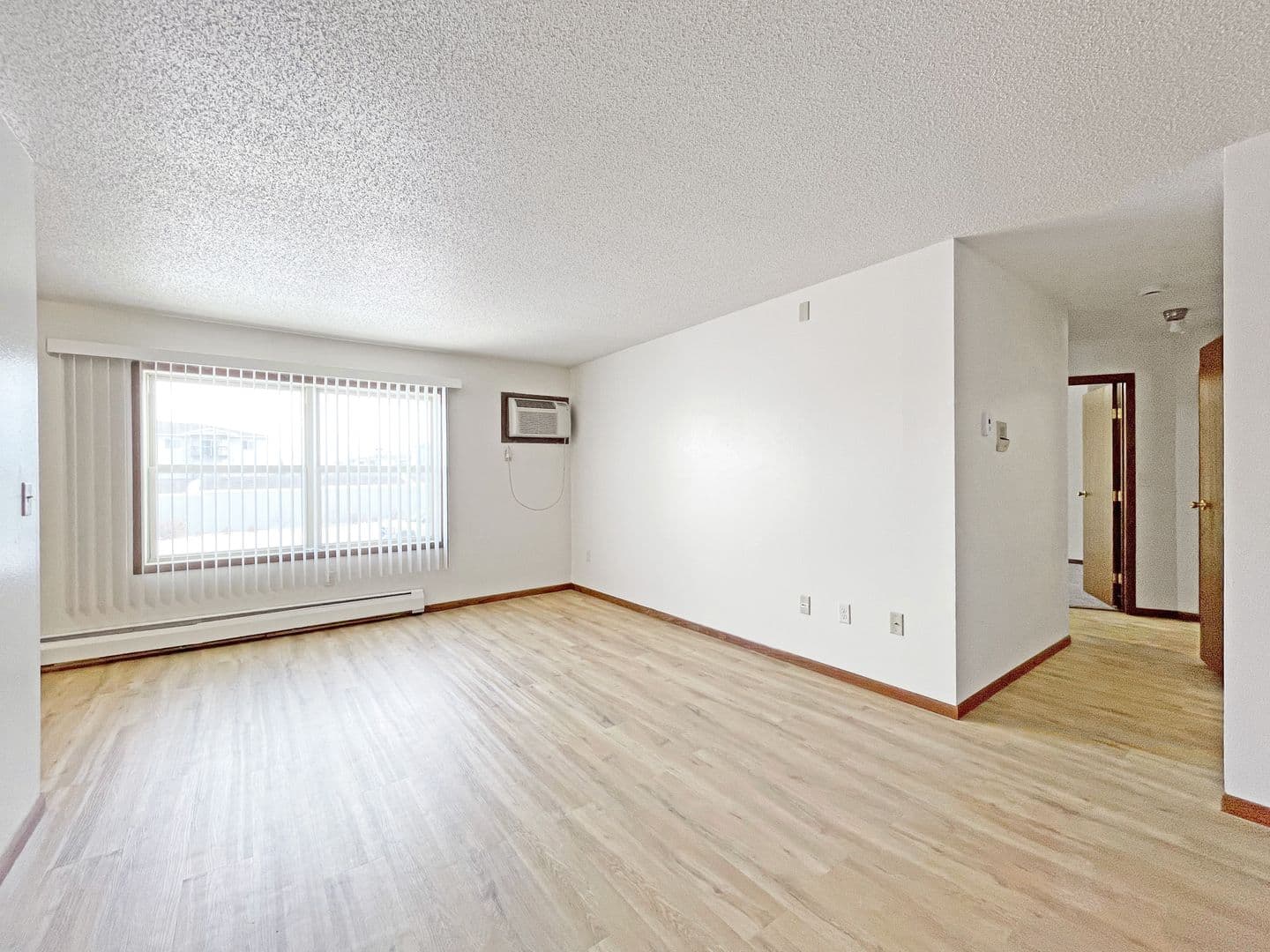 Minot Apartment: 3100-3122 14th Street SW