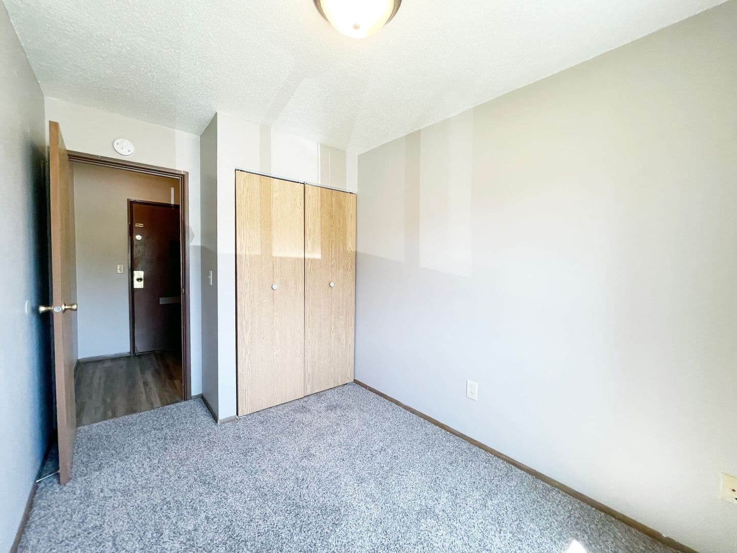 Minot Apartment: 505, 525, 605 & 705 Park Street