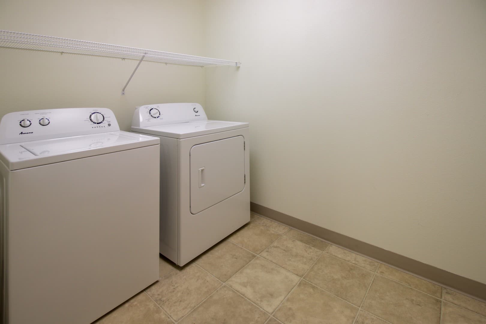Williston Apartment: 301 2nd Street East