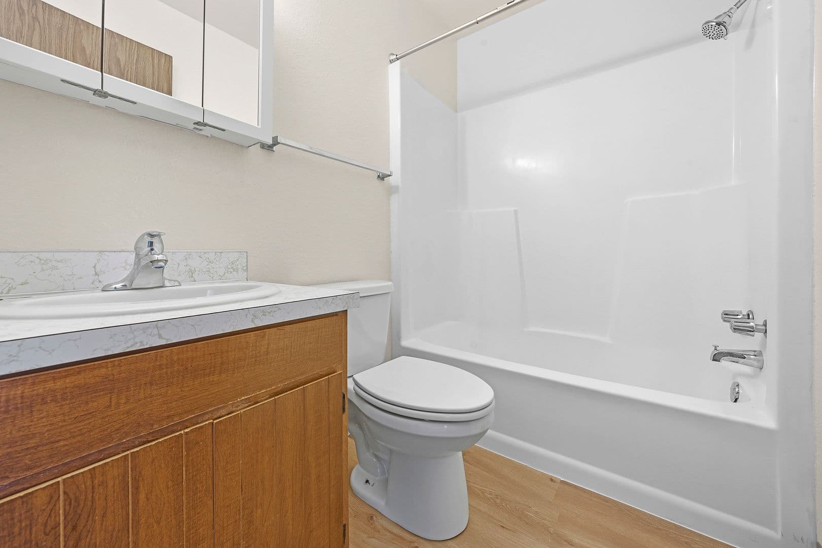 Minot Apartment: 525 22nd Avenue NW