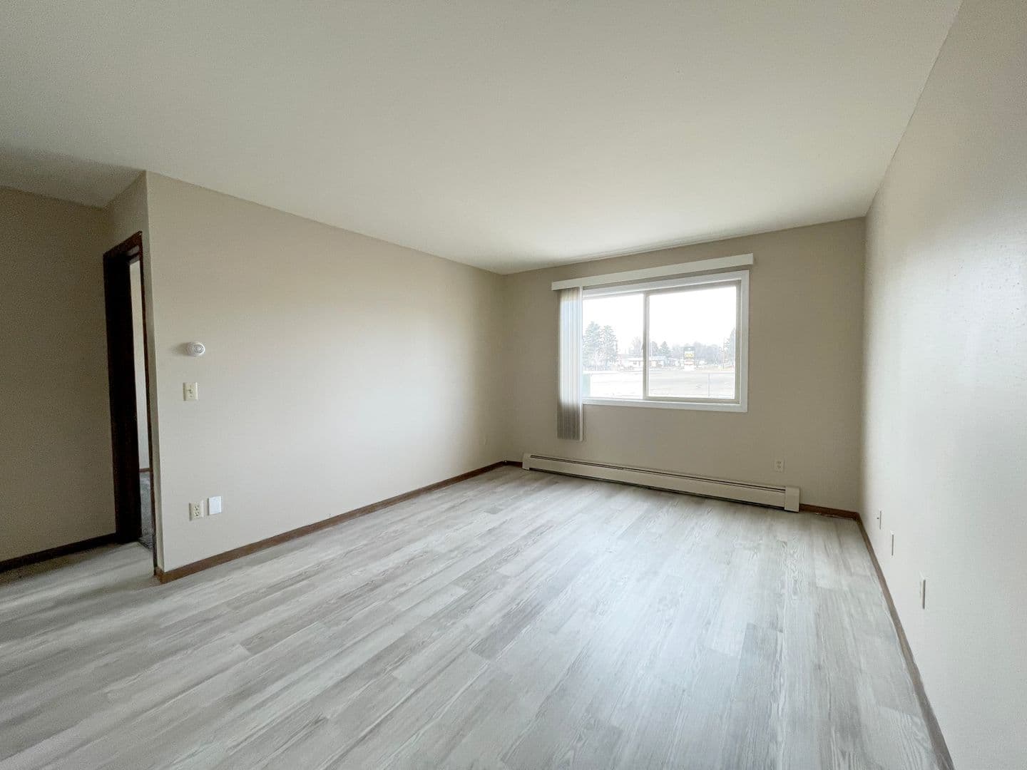 Minot Apartment: 1821 - 1835 2nd Street SE