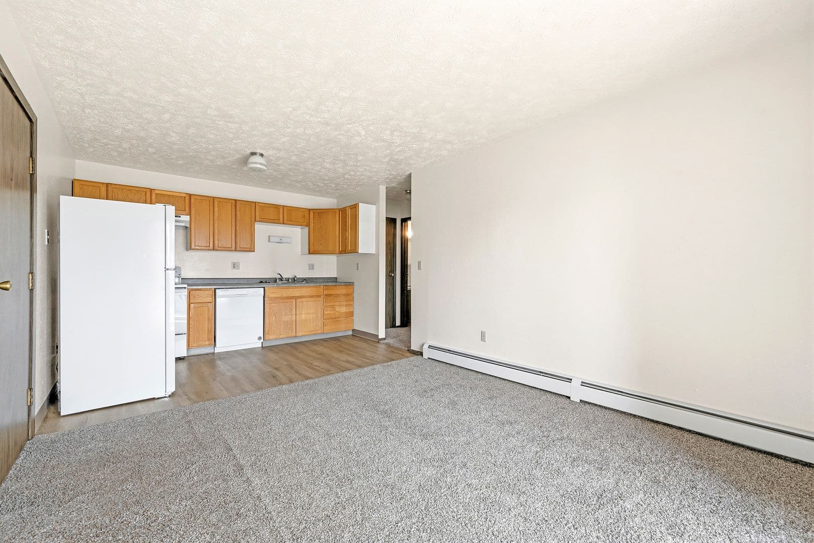 Minot Apartment: 525 22nd Avenue NW