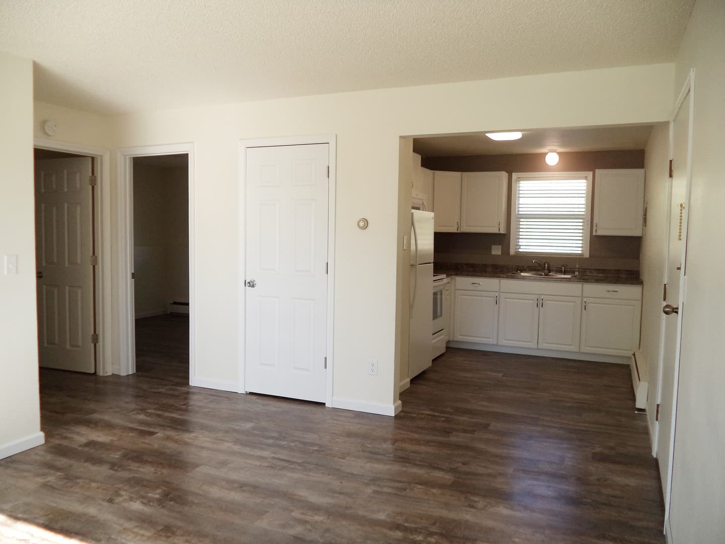 Minot Apartment: 1308 14th Avenue NW