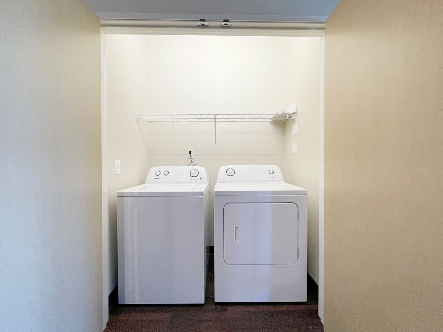 Mandan Apartment: 2303 Shoal Loop SE