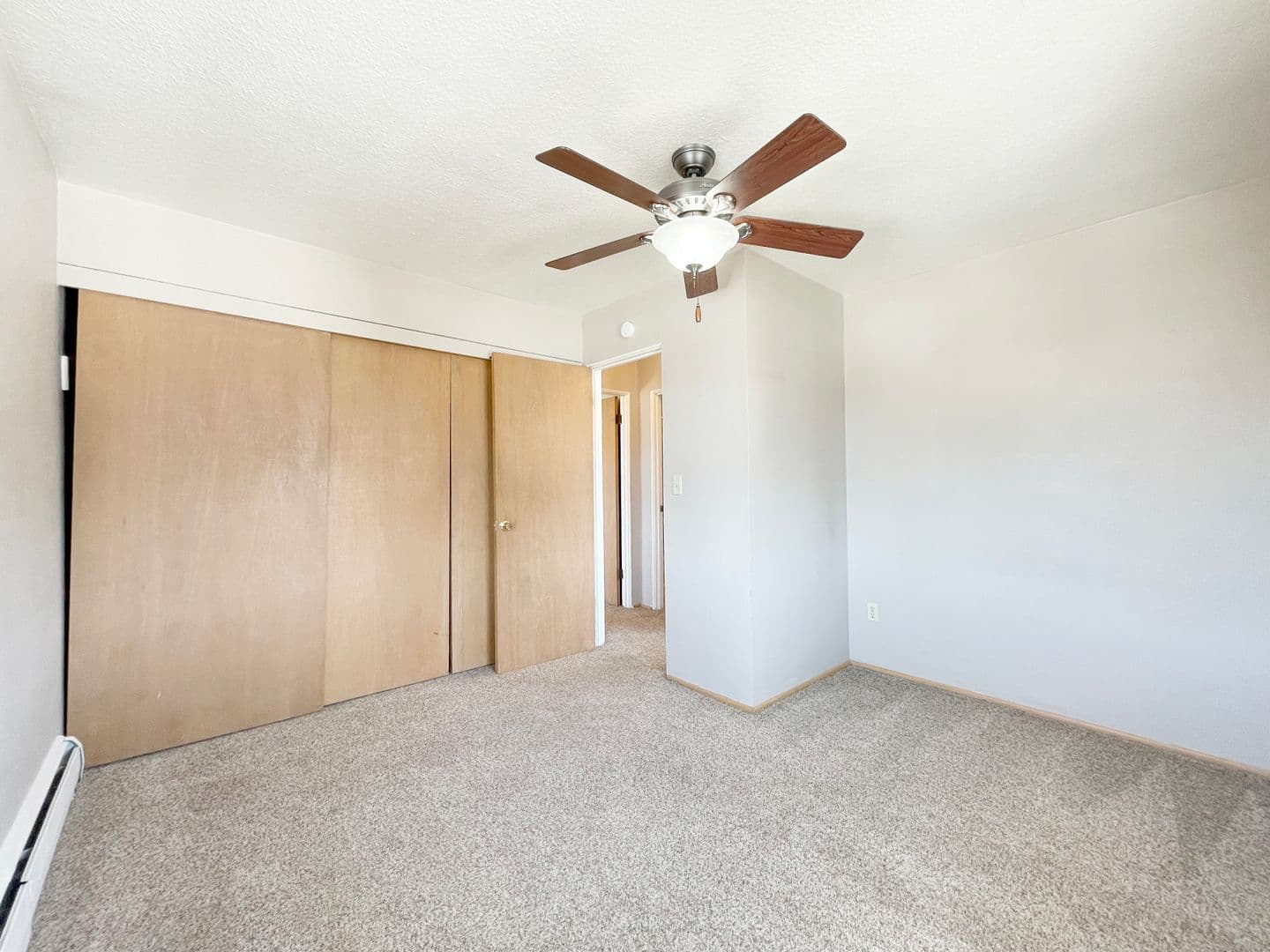 Minot Apartment: 405 11th Avenue SW