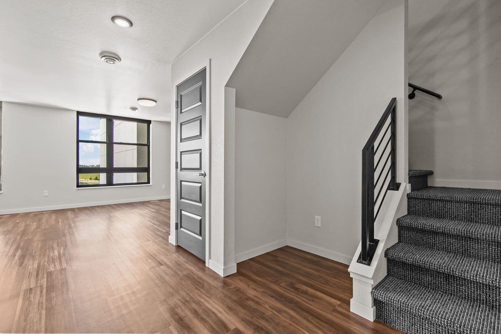 Bismarck Apartment: 202 & 208 E Greenfield Lane