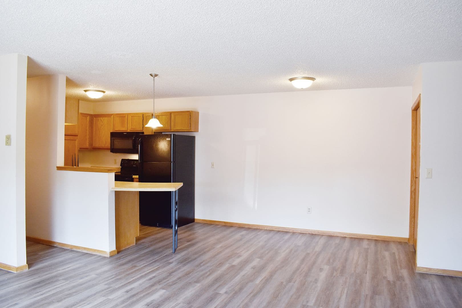 Minot Apartment: 707 6th Avenue SW
