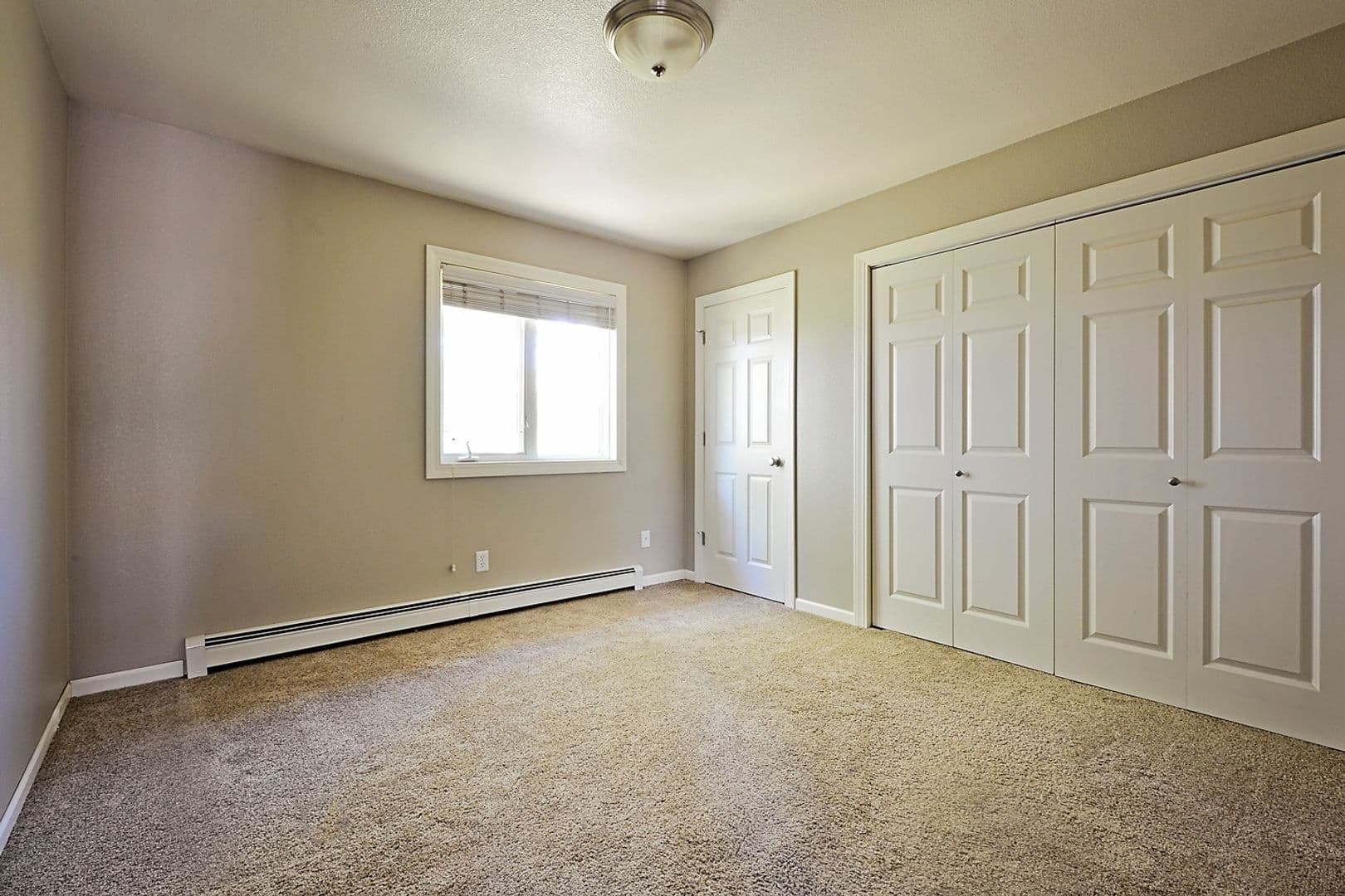 Minot Apartment: 1515 12th Street NW