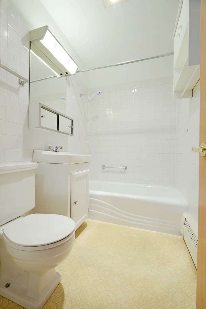 Minot Apartment: 2028-2048 5th Street NW