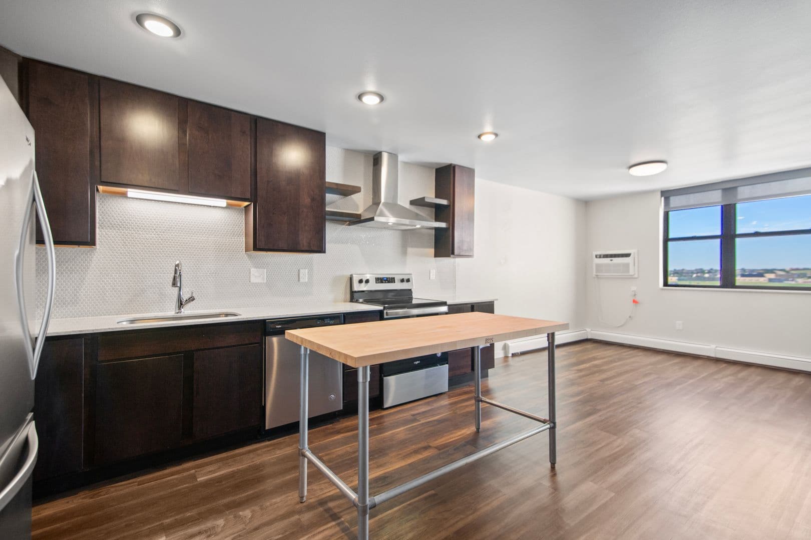 Bismarck Apartment: 202 & 208 E Greenfield Lane