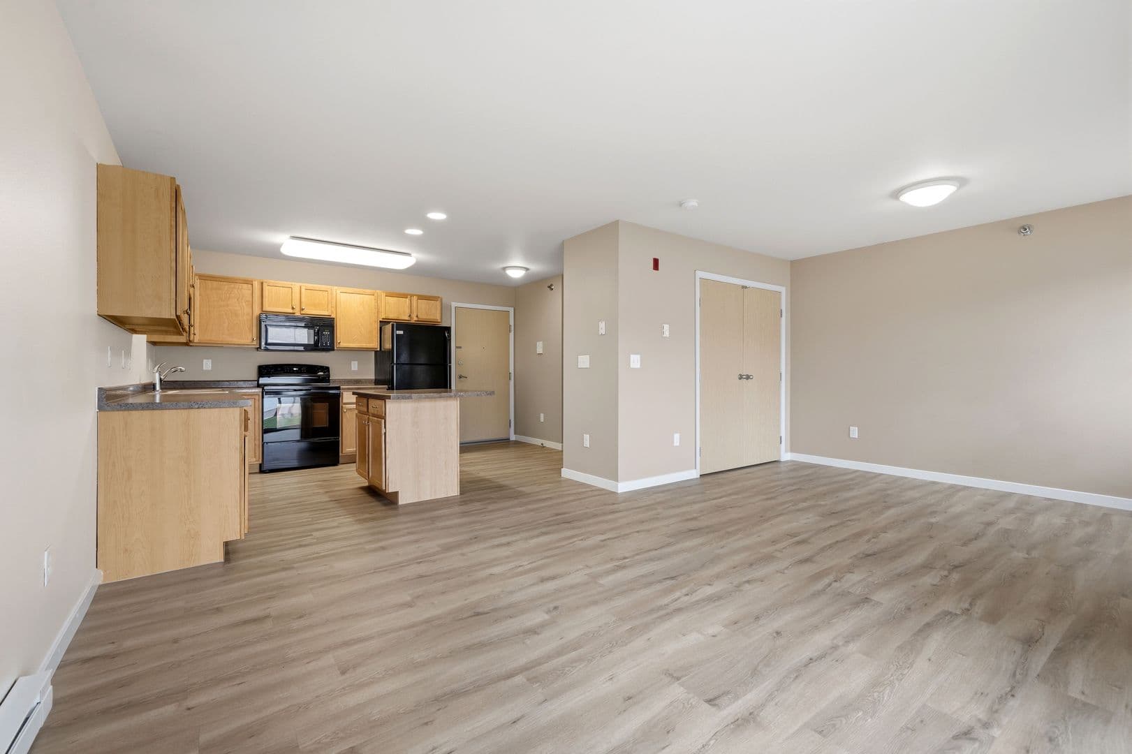 Minot Apartment: 1710-1740 13th Street SE