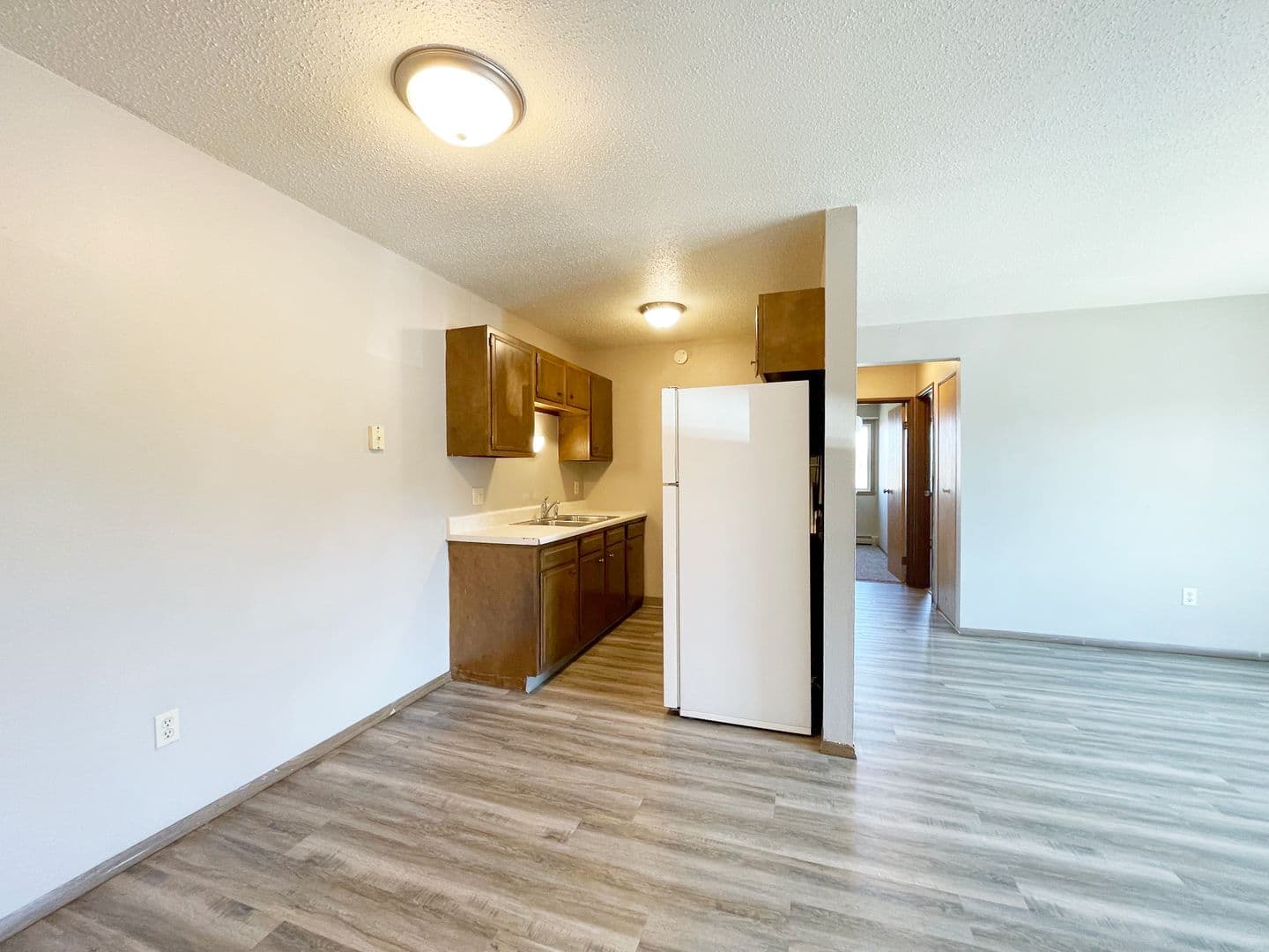 Minot Apartment: 505, 525, 605 & 705 Park Street