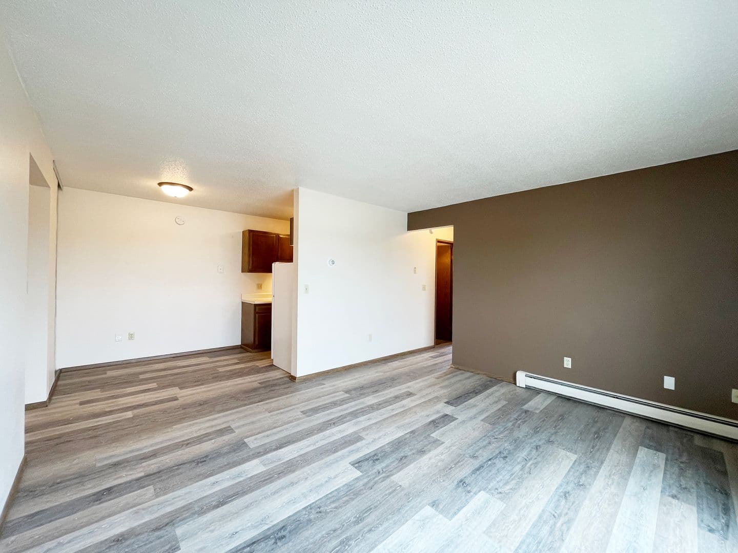 Minot Apartment: 505, 525, 605 & 705 Park Street