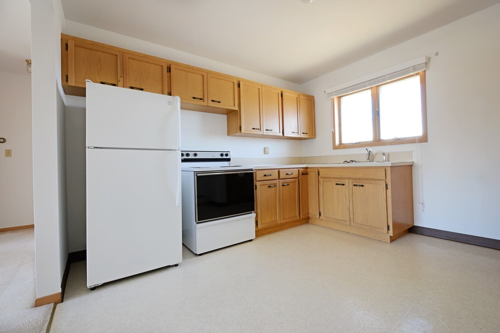 Minot Apartment: 2028-2048 5th Street NW