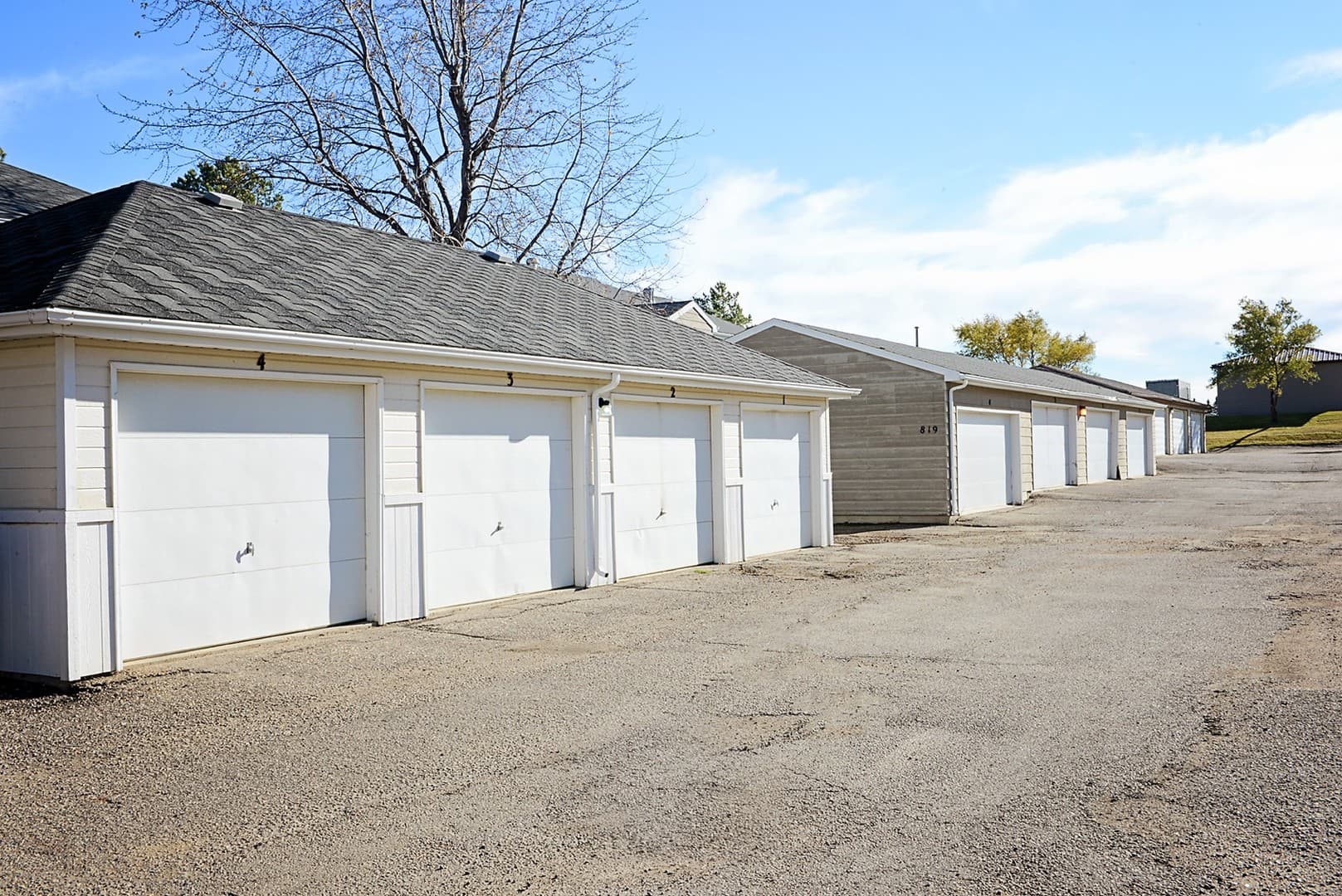 Minot Apartment: 719 28th Avenue SW