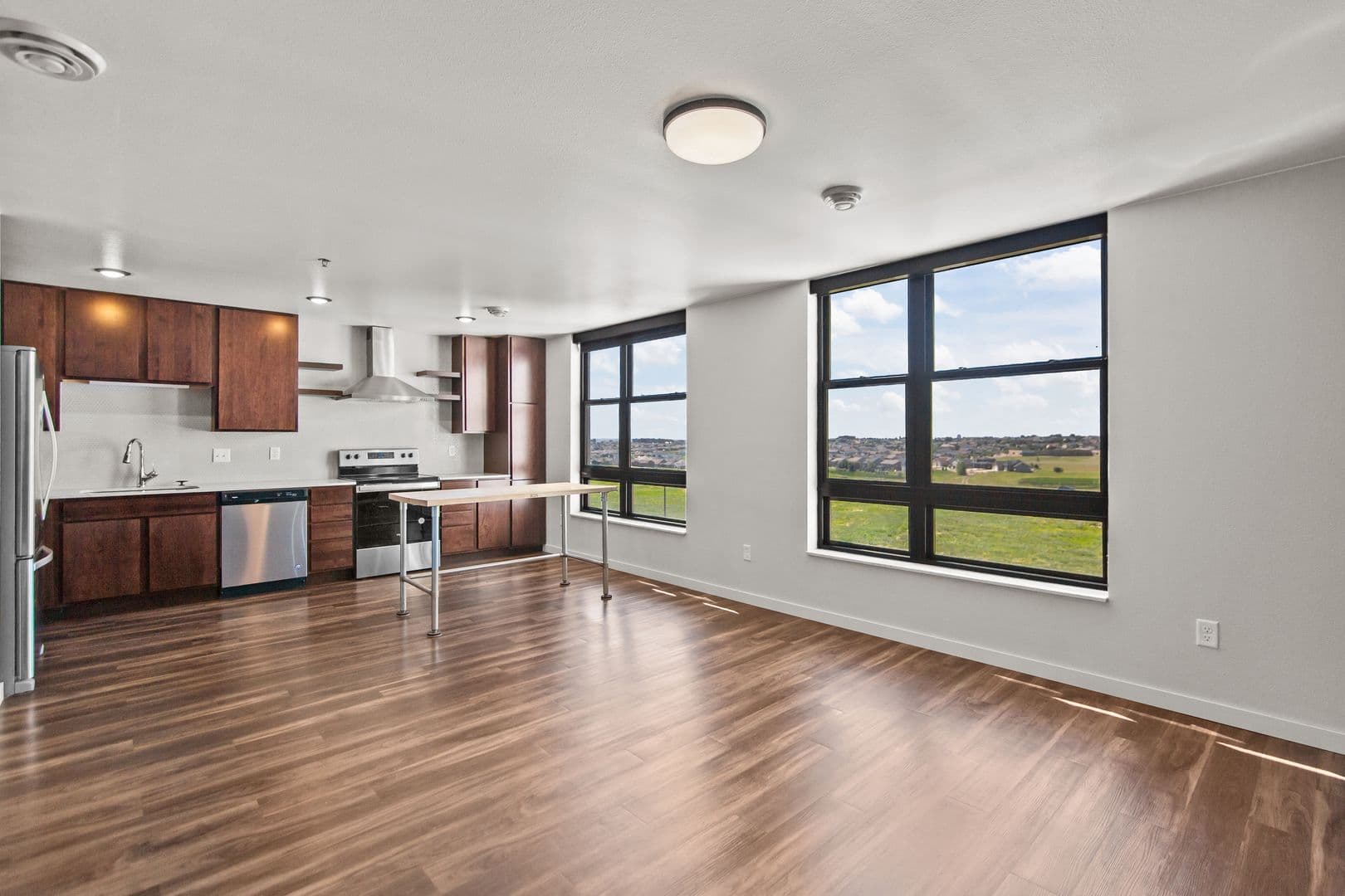 Bismarck Apartment: 202 & 208 E Greenfield Lane