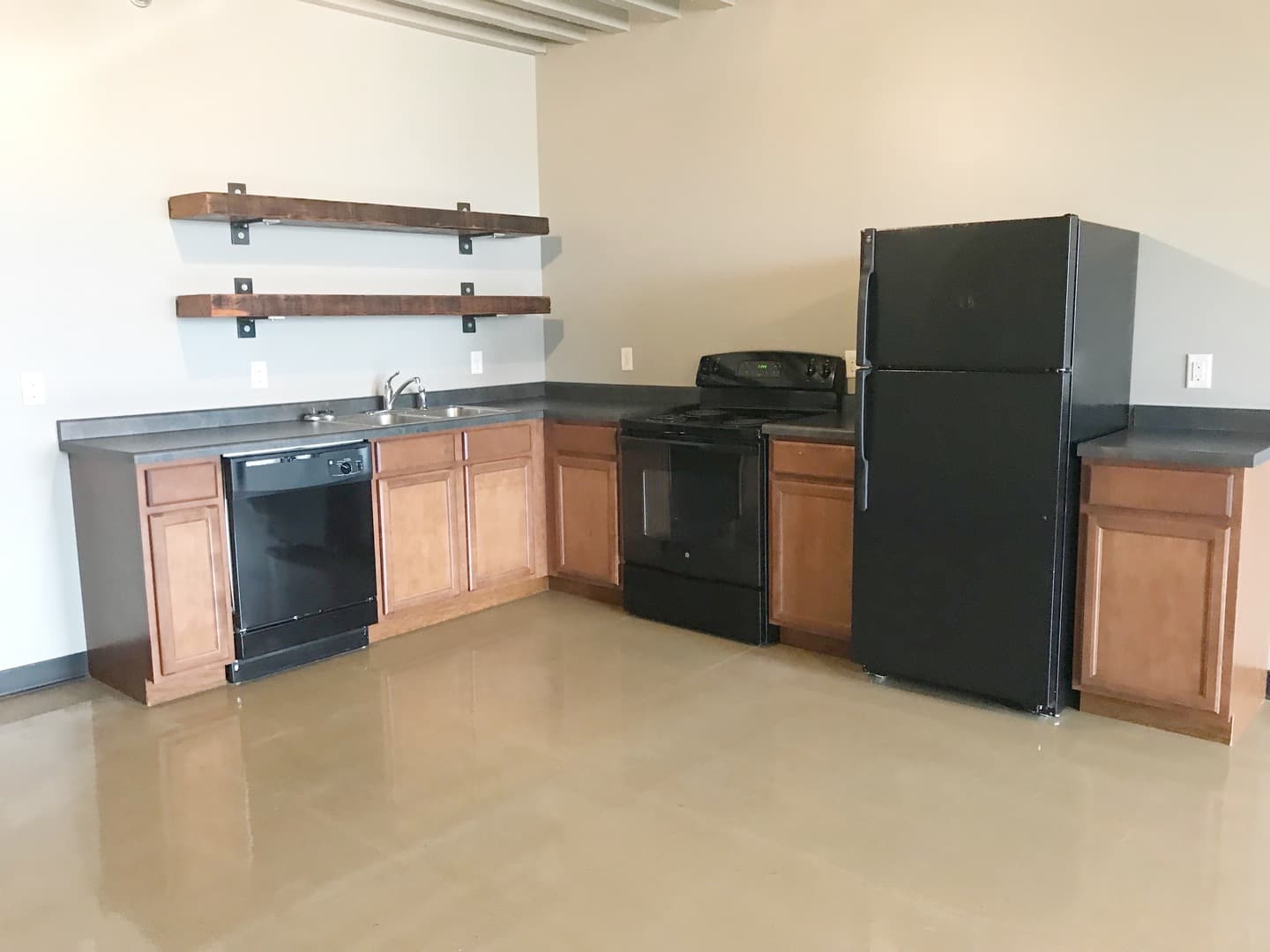 Minot Apartment: 30 NE 1st Street