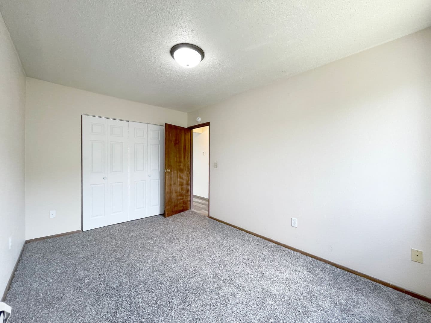 Minot Apartment: 505, 525, 605 & 705 Park Street