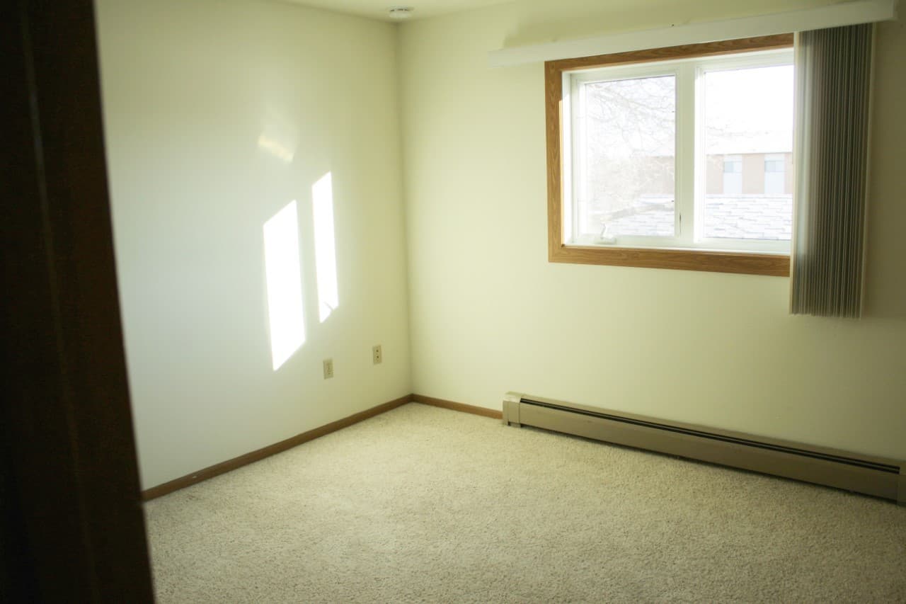 Minot Apartment: 719 28th Avenue SW
