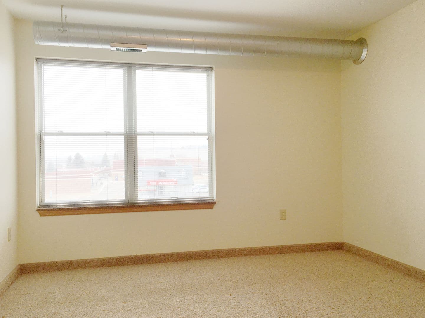 Minot Apartment: 1100 N. Broadway